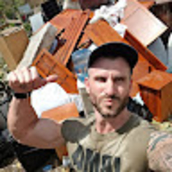 Meet your Posher, Logan - Picture 1 of 1